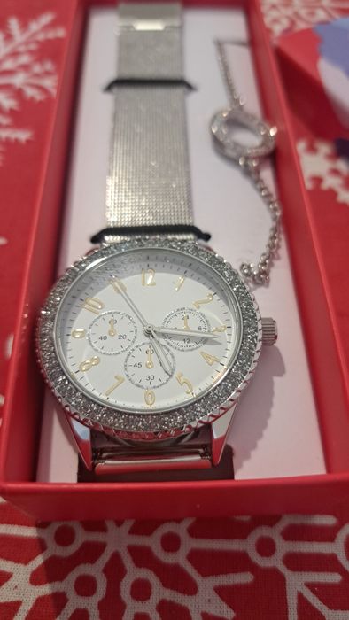 Часовник и гривна Ейвън /Avon