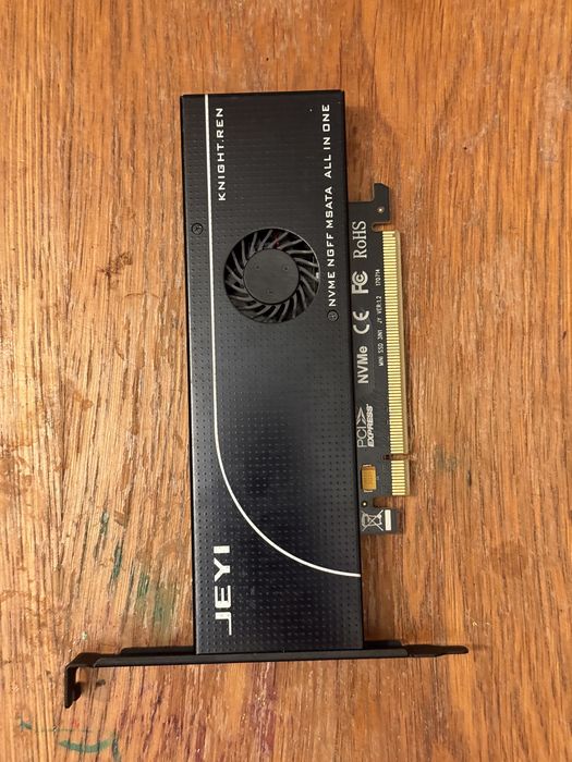 Adaptor PCIe - NVMe / SATA