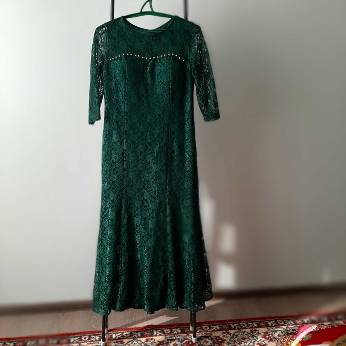 Платье нарядное 48 размер