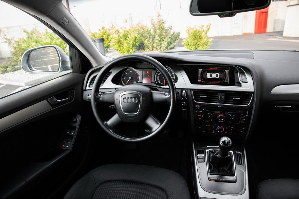 Audi         A4