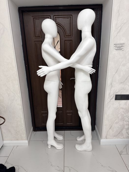 Продается манекен, белый, хорошее качество!