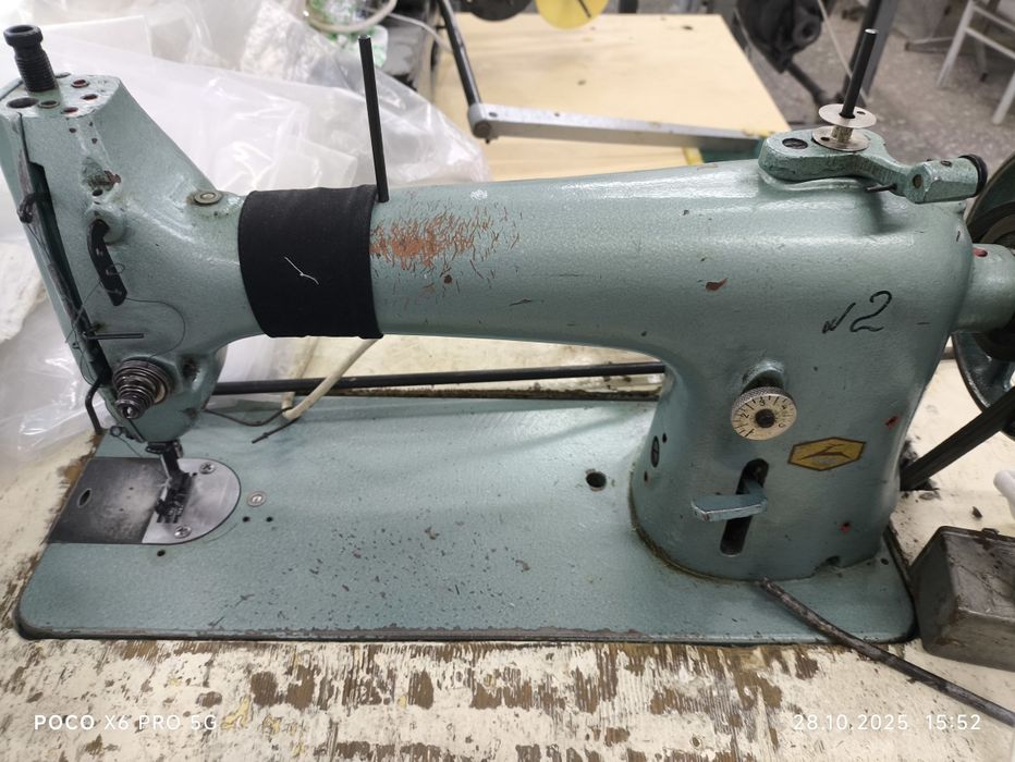 Швейный петельный автомат