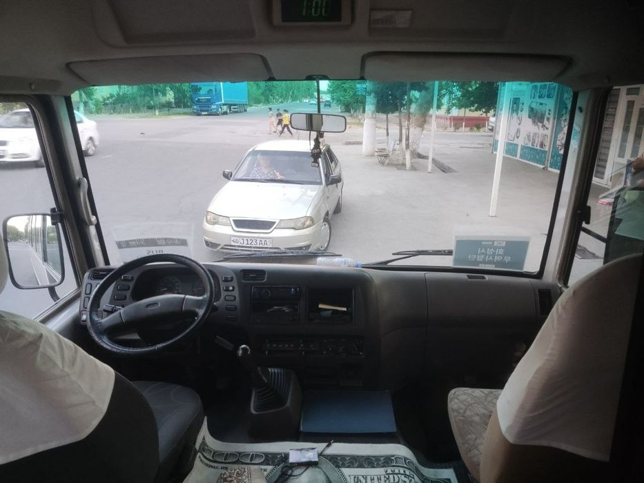 Автобус Митсубиси роза 2009 йил уриндиклар сони 28 та японский