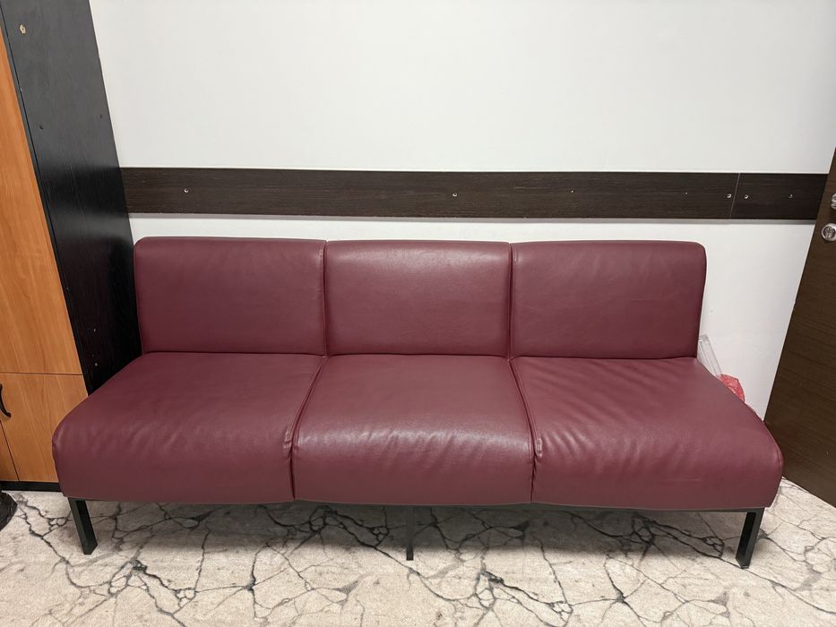 Продам диван не раскладной