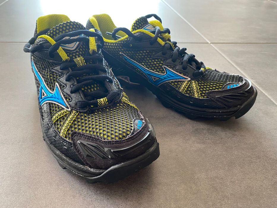 Маратонки Mizuno Wave Harrier 3