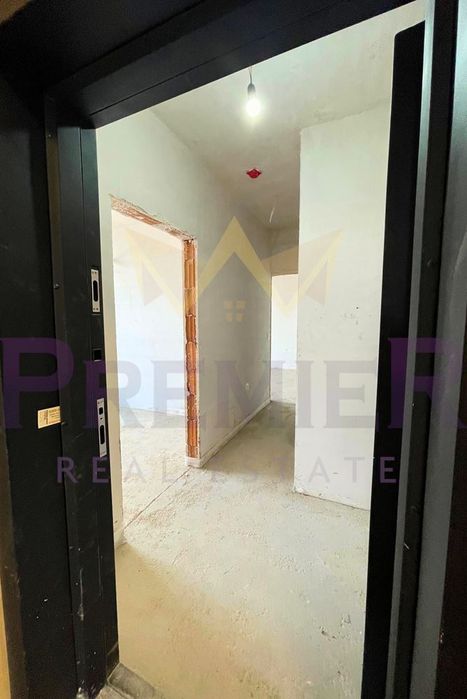 Продава се Двустаен апартамент в Бургас, Славейков - 71 кв.м за 862 €/кв.м - Снимка #2