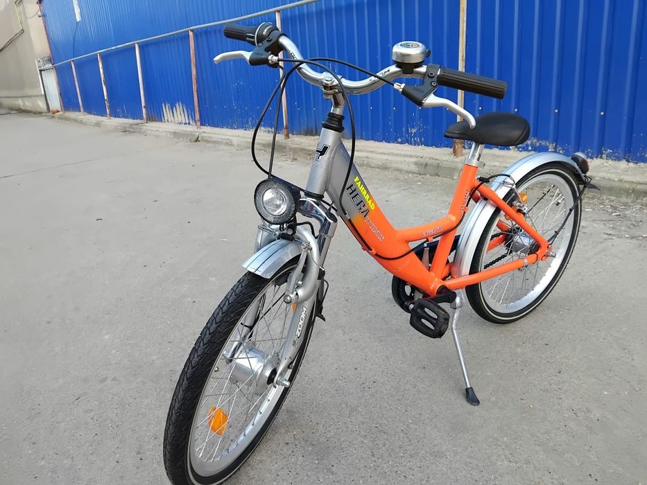 Vând bicicleta din aluminiu pentru copii