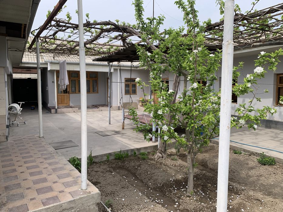 Ховли уй сотилади