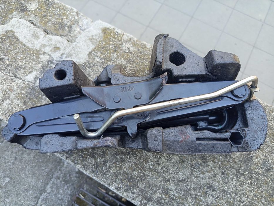 резервна гума джанта Нисан Рено Дачия Дъстър 5х114.3, 16 или 15ц. крик