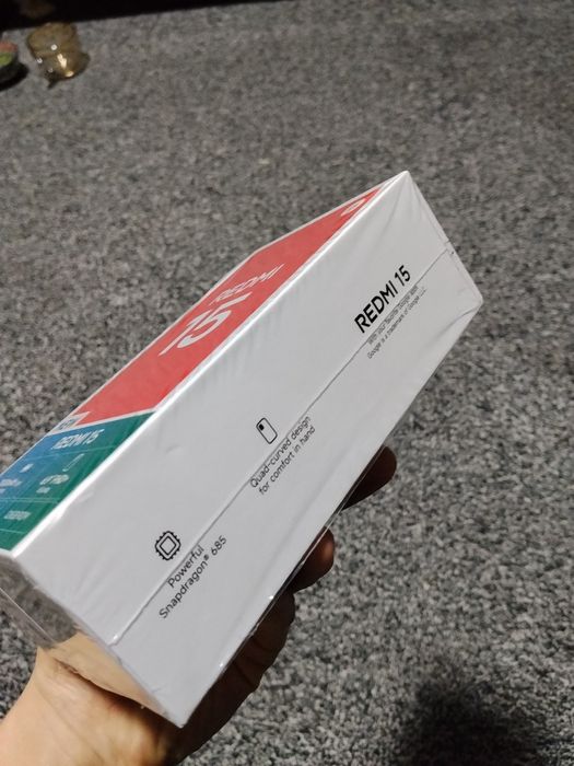 Redmi 15 . 6+6/128 .