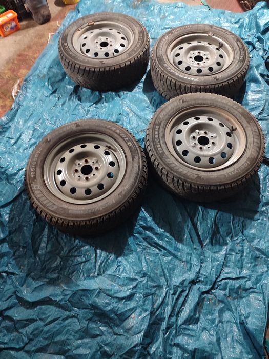 Продам комплект колес 4шт