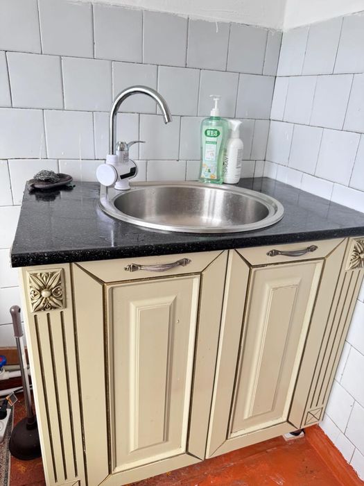 Кухонный шкаф сатылады