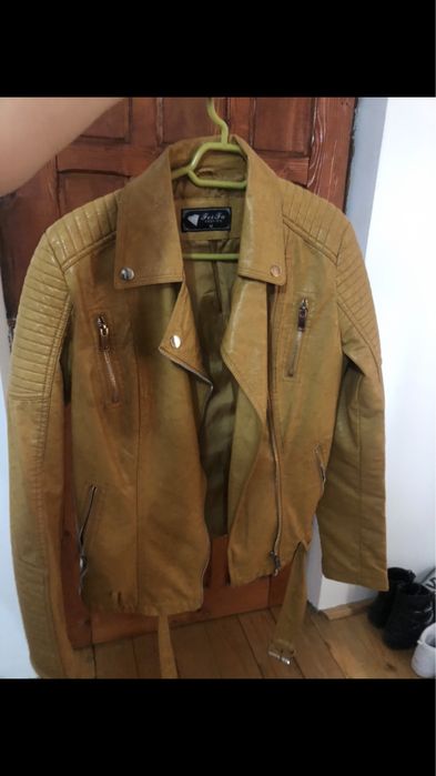 Geacă de piele……