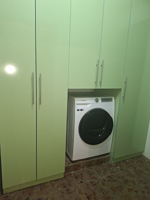 Продам шкаф с антресолью.
