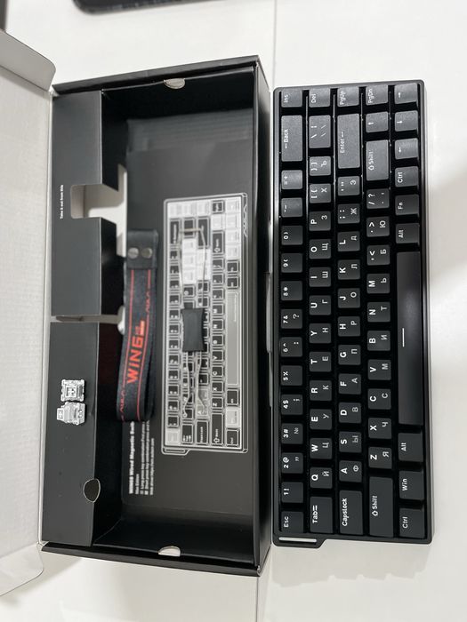 aula win68he черная