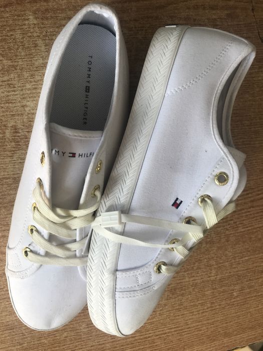 Tenisi dama Tommy Hilfinger noi