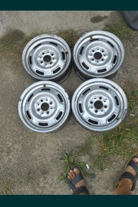 Продам диски на 13 оригинал