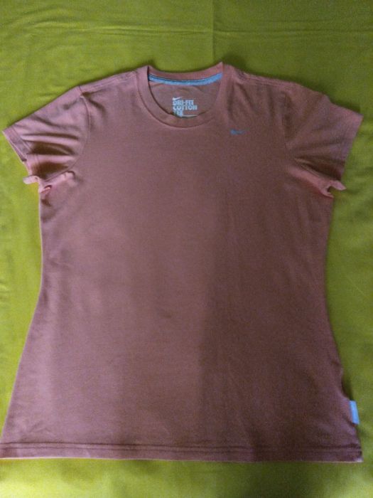 Дамски тениски Nike и Puma