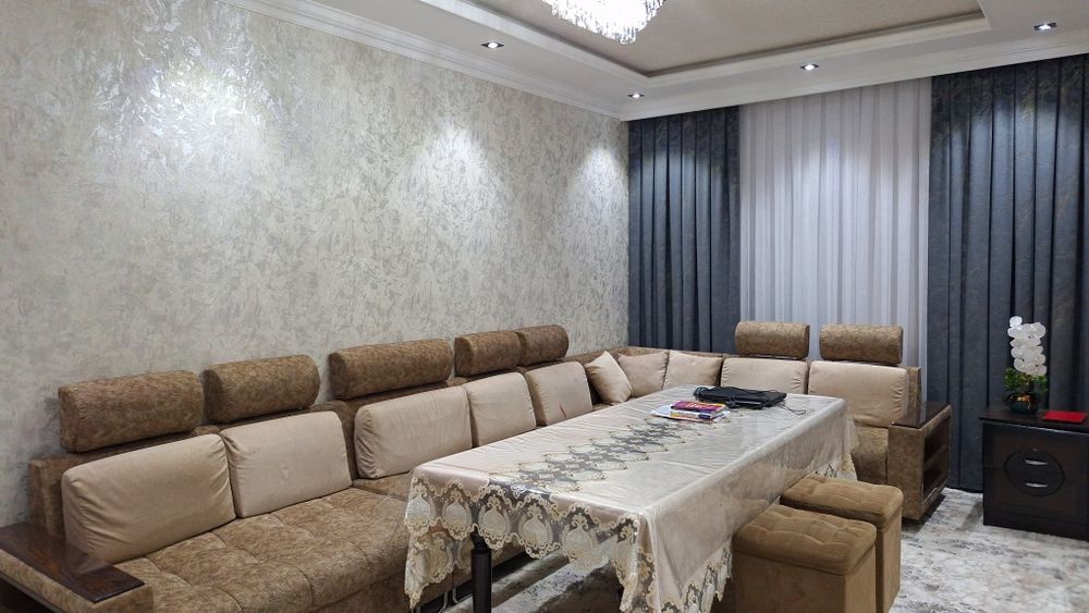 Срочно продаётся 3х комнатна квартира. 8-микрорайон