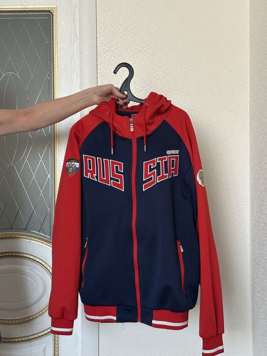 Продам спортивный костюм