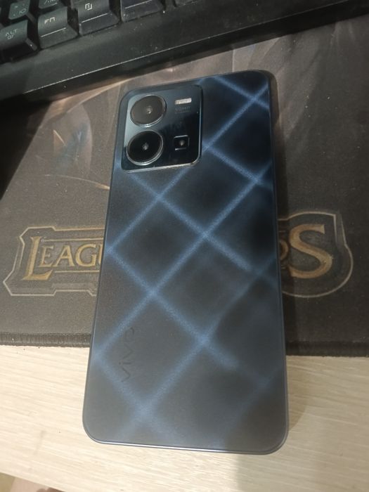 Продаю телефон vivo