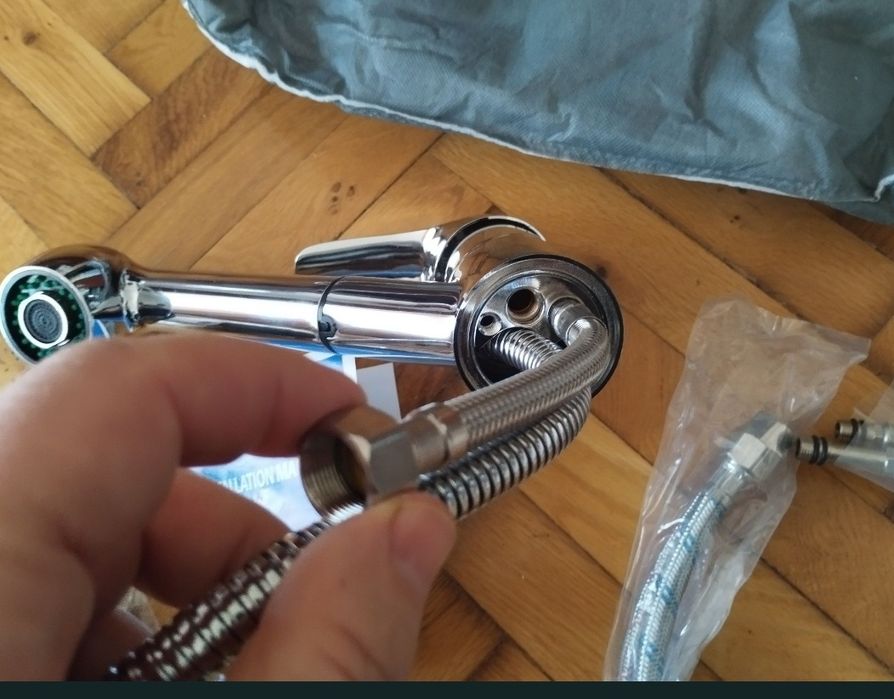 Vând baterie de bucătărie modernă, cu design elegant și fun