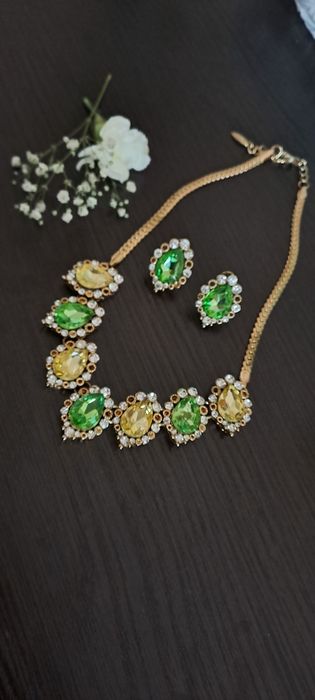 Продаётся колье и серьги  Новое