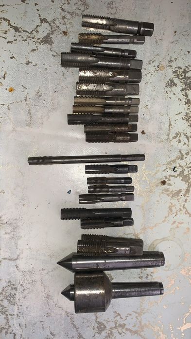 Метчики, токарный инструмент