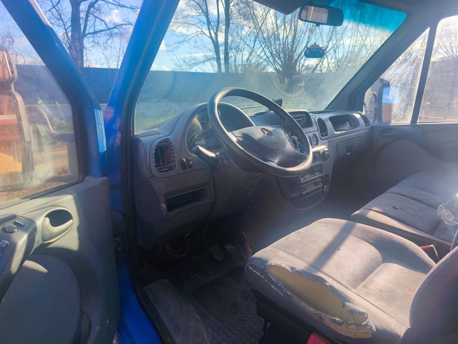 Vând Mercedes sprinter doka 7 locuri