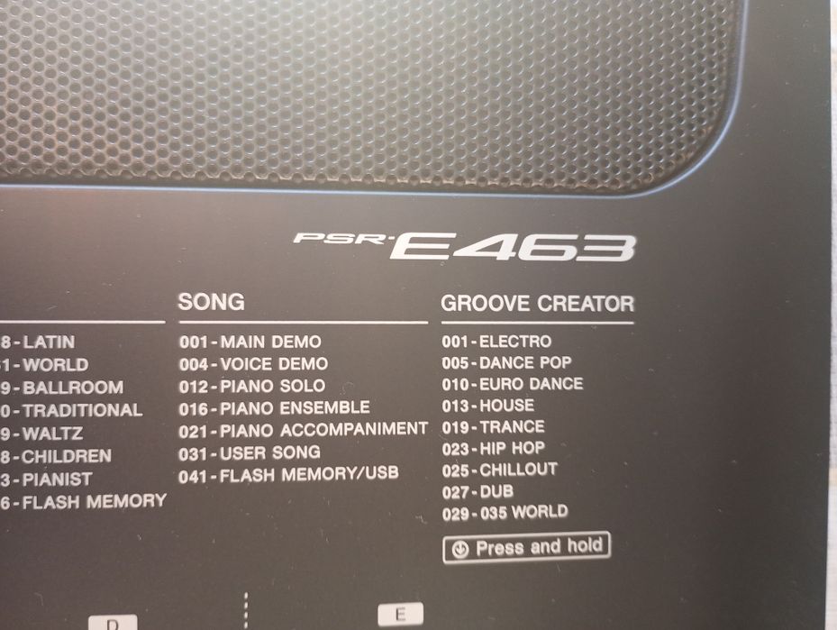 Продам синтезатор