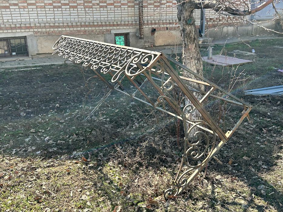 Навес для входной двери