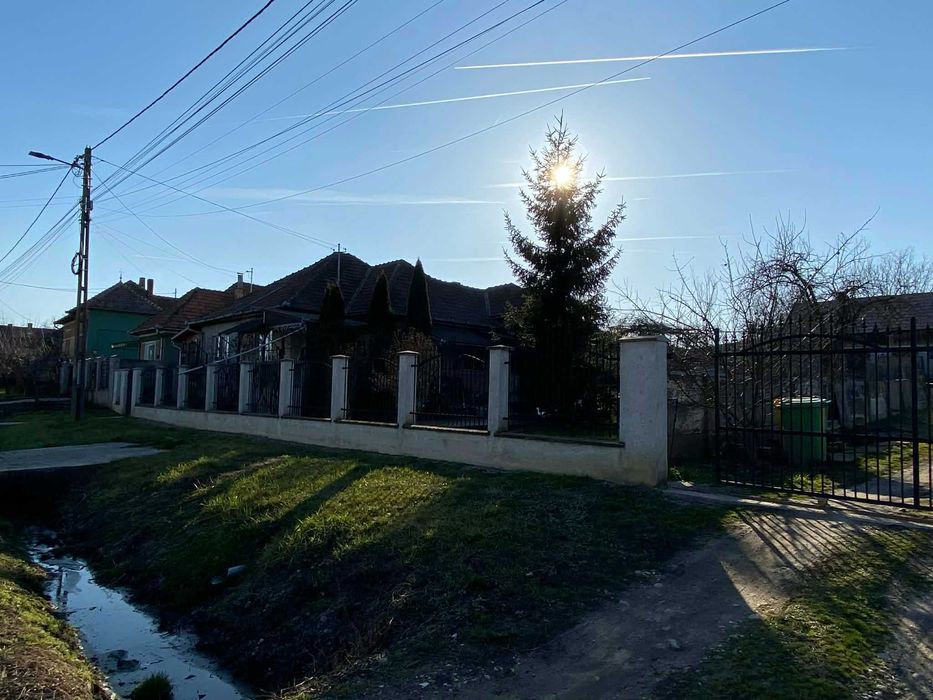Casă familială tip duplex
