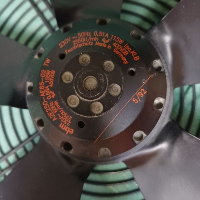 Продаютя вентиляторы от испарителя. 4шт