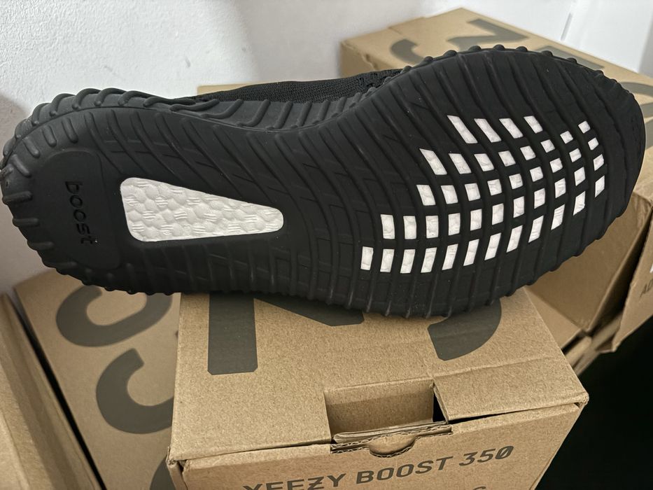 Adidas Yeezy Onyx black