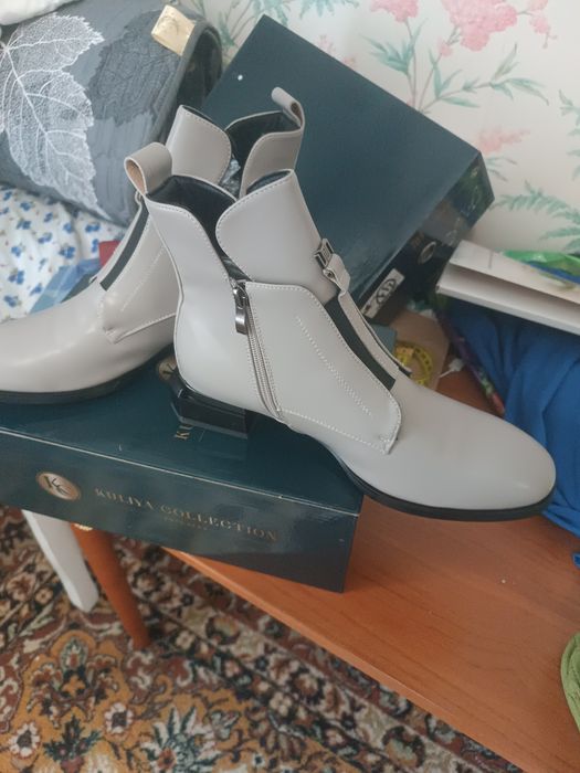 Продам новые сапожки для женщин.