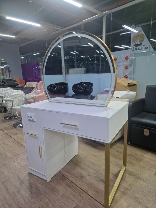 Зеркало для парикмахера