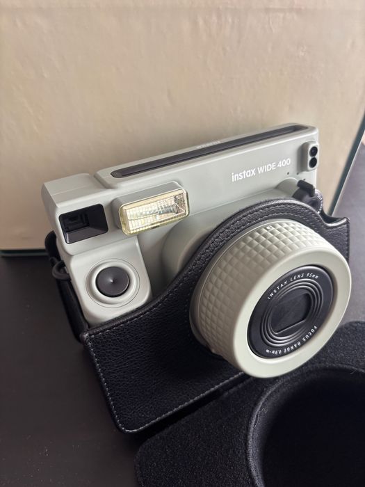 Фотоапарат за моментни снимки FUJIFILM INSTAX WIDE 400 CAMERA + филм