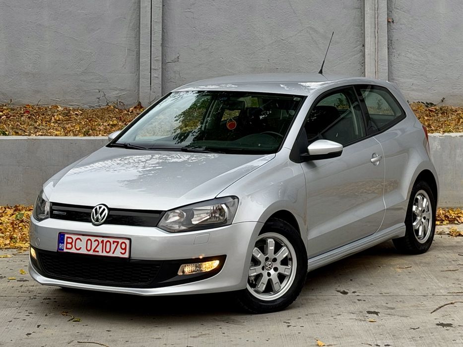 VOLKSWAGEN Polo
