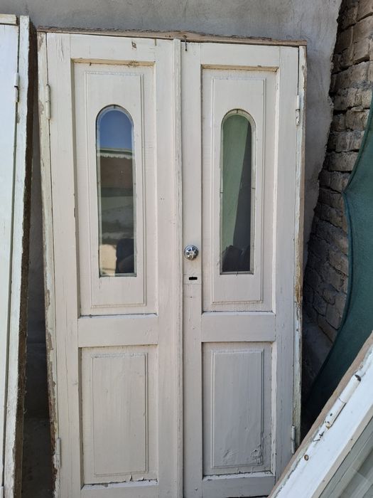 УТИН сотилади эшик ва ромлар.