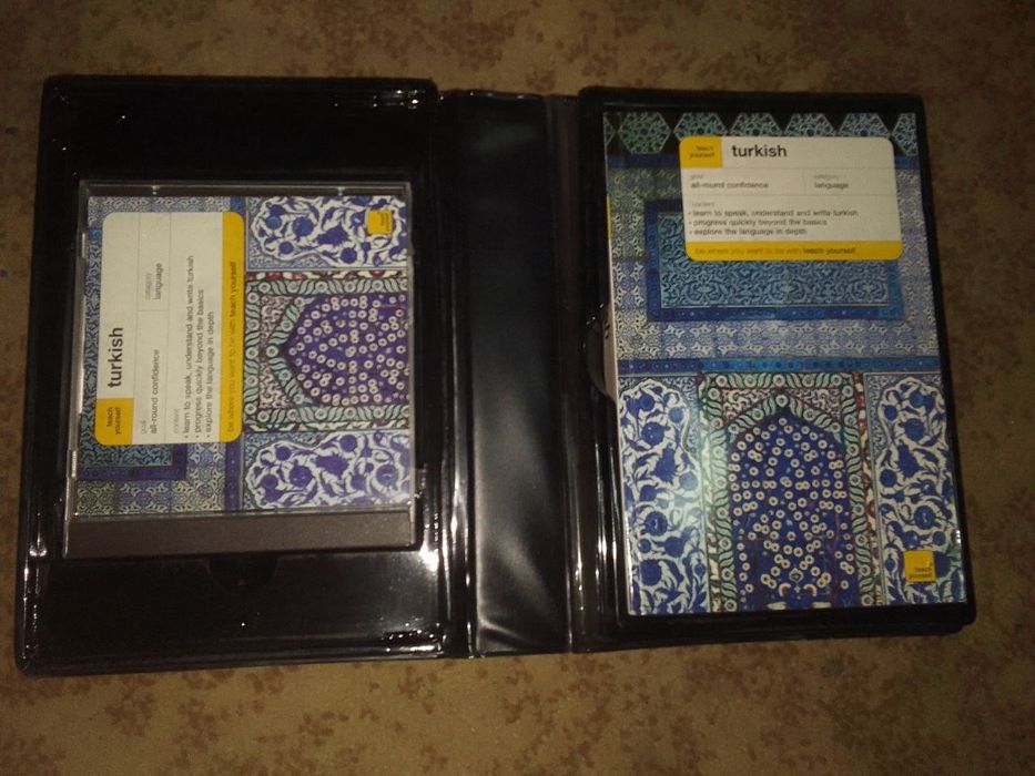 Книга по обучению турецкого языка в комплекте с аудио диском