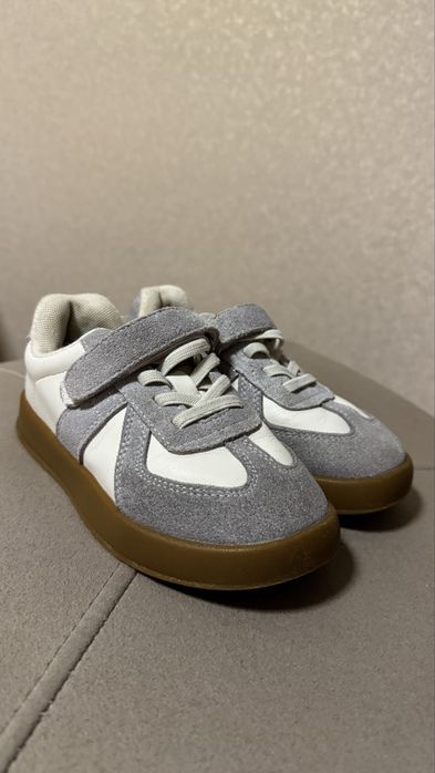 Детские кроссовки для девочки