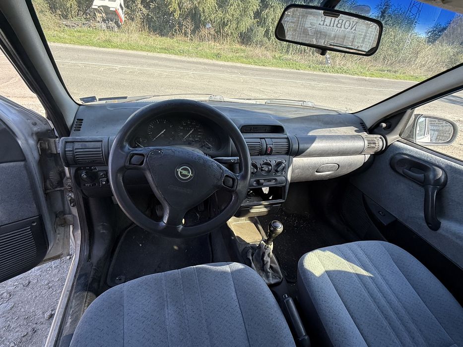 Opel Corsa комби  1.4 16V на части
