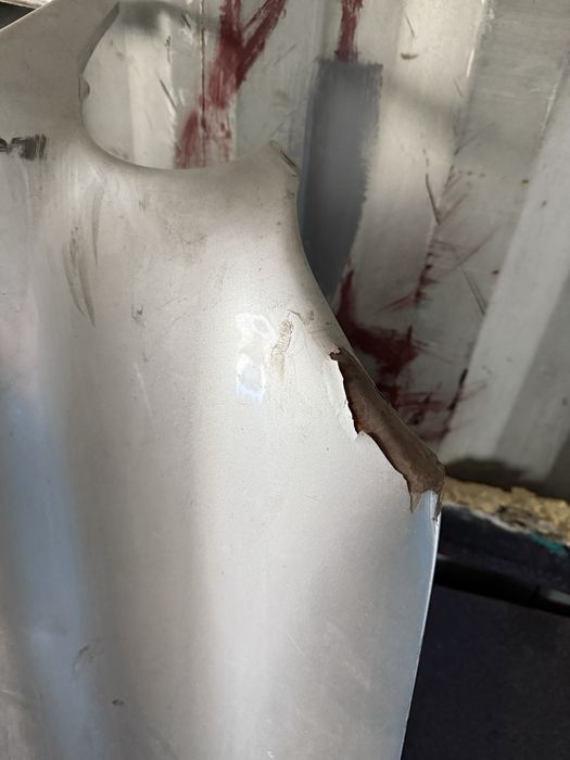 Капот Mercedes w210 лупарь