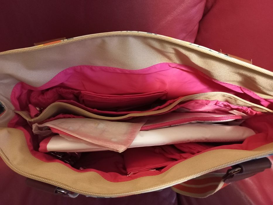 Geanta multifuncțională pentru bebelusi