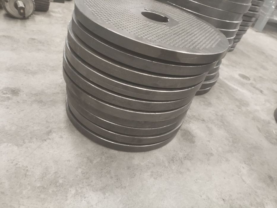 Матрица Ролик Грануляторга 140 - 300 мм