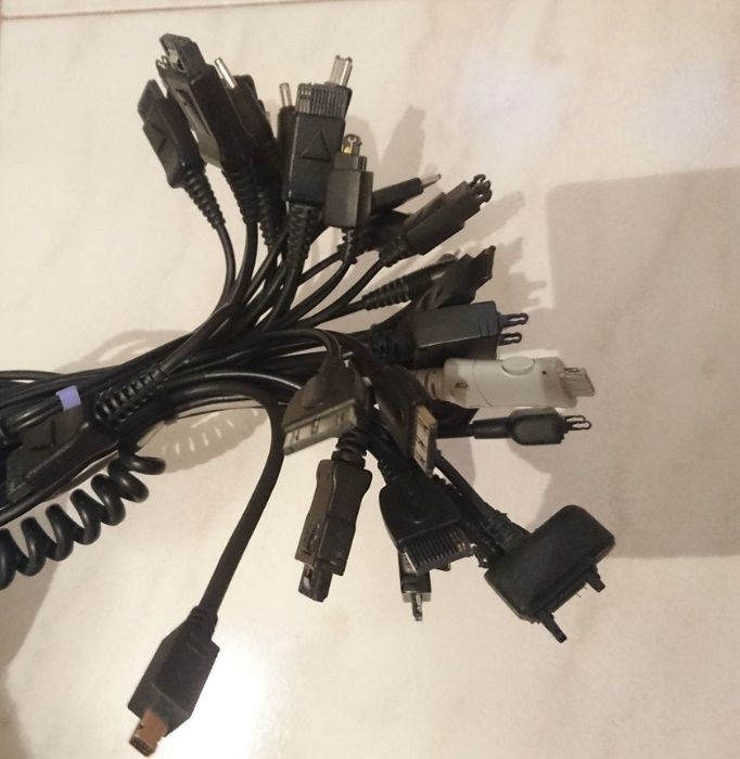 Стари GSM апарати Зарядни за ГСМ Слушалки телефони