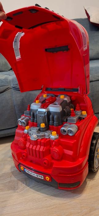 Masinuta cu volan, lumini si sunete + set reparatie motor
