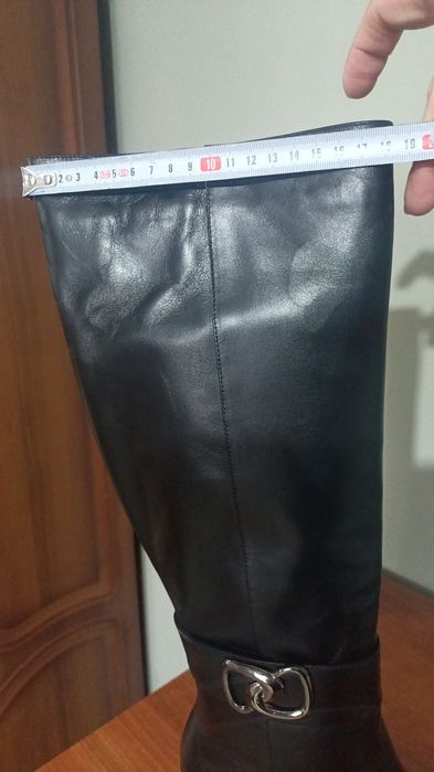 Продам сапоги новые