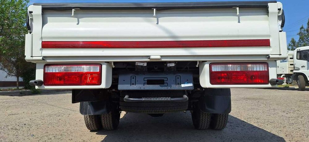 JAC X200 BORTOVOY yuk tashish uchun muljallangan