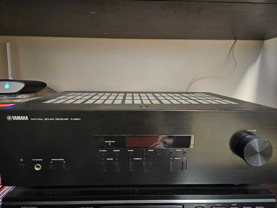 Yamaha Receiver R-S201